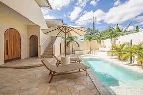 Chic Villa Living, Hidden in the Calm