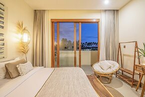 Chic Villa Living, Hidden in the Calm