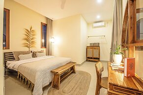 Chic Villa Living, Hidden in the Calm