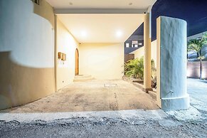 Chic Villa Living, Hidden in the Calm