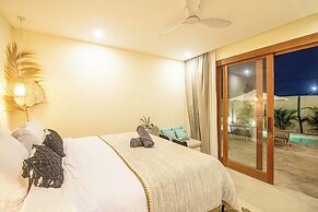 Chic Villa Living, Hidden in the Calm