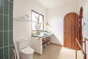 Chic Villa Living, Hidden in the Calm