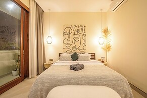 Chic Villa Living, Hidden in the Calm