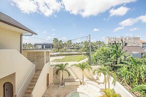 Chic Villa Living, Hidden in the Calm
