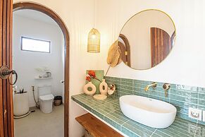 Chic Villa Living, Hidden in the Calm