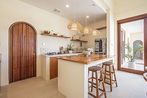 Chic Villa Living, Hidden in the Calm