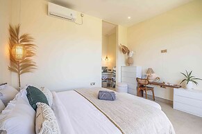 Chic Villa Living, Hidden in the Calm