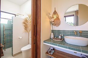 Chic Villa Living, Hidden in the Calm