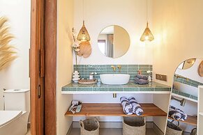 Chic Villa Living, Hidden in the Calm