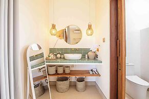Chic Villa Living, Hidden in the Calm