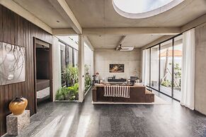 Villa Mor by Alfred in Bali