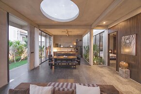 Villa Mor by Alfred in Bali