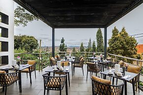 Hotel Noesis