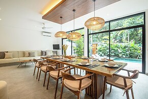 Exquisite 5BR Modern Villa 400m From the Ocean
