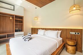 Exquisite 5BR Modern Villa 400m From the Ocean
