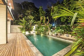 Exquisite 5BR Modern Villa 400m From the Ocean
