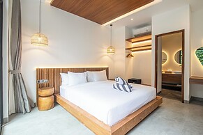 Exquisite 5BR Modern Villa 400m From the Ocean