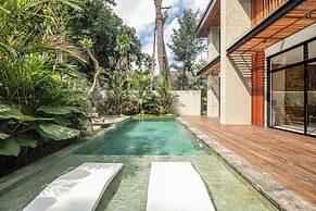 Exquisite 5BR Modern Villa 400m From the Ocean