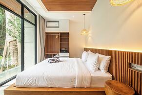 Exquisite 5BR Modern Villa 400m From the Ocean
