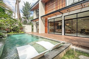 Exquisite 5BR Modern Villa 400m From the Ocean