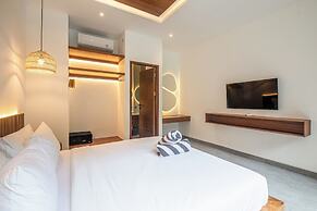 Exquisite 5BR Modern Villa 400m From the Ocean