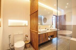 Stunning 6BR Canggu Villa 400m From the Beach