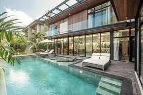 Stunning 6BR Canggu Villa 400m From the Beach
