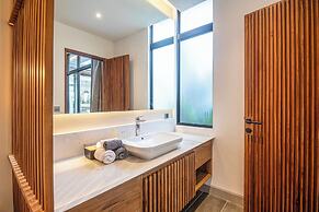 Stunning 6BR Canggu Villa 400m From the Beach