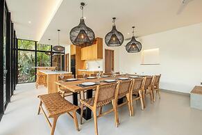 Stunning 6BR Canggu Villa 400m From the Beach