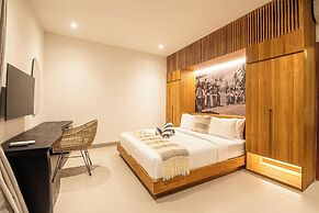 Stunning 6BR Canggu Villa 400m From the Beach