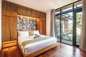 Stunning 6BR Canggu Villa 400m From the Beach