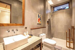 5-br Beach Villa in Canggu Overlooking Rice Fields