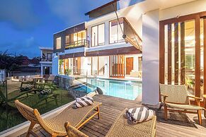 5-br Beach Villa in Canggu Overlooking Rice Fields