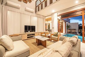 5-br Beach Villa in Canggu Overlooking Rice Fields