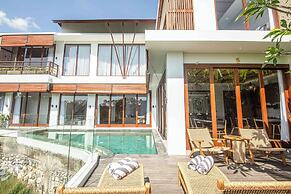 5-br Beach Villa in Canggu Overlooking Rice Fields