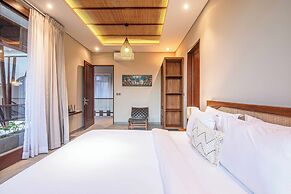 5-br Beach Villa in Canggu Overlooking Rice Fields
