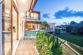 5-br Beach Villa in Canggu Overlooking Rice Fields