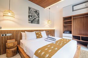 Designer 5br Villa 400m to Caf del Mar