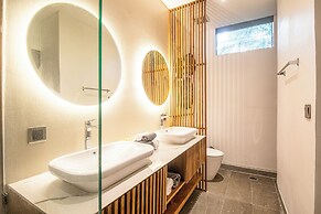 Designer 5br Villa 400m to Caf del Mar