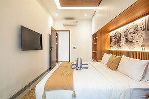 Designer 5br Villa 400m to Caf del Mar