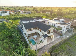 Luxury 4BR Villa With Private Pool in Canggu