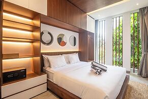 Exquisite 5BR Canggu Villa Steps From the Beach