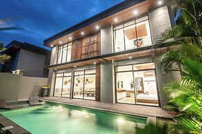 Exquisite 5BR Canggu Villa Steps From the Beach
