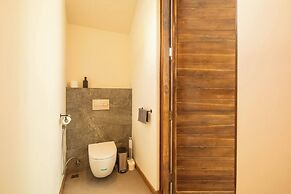 Modern 3BR Villa Enclosed Living