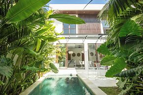 Modern 3BR Villa Enclosed Living