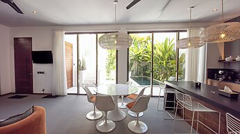 Modern 3BR Villa Enclosed Living