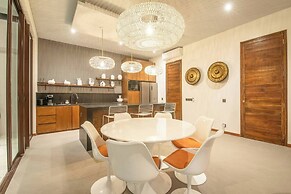 Modern 3BR Villa Enclosed Living