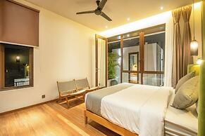 Modern 3BR Villa Enclosed Living