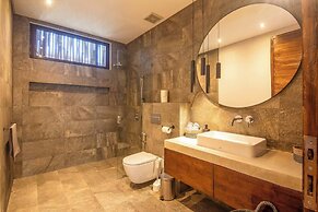 Modern 3BR Villa Enclosed Living