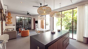 Modern 3BR Villa Enclosed Living
